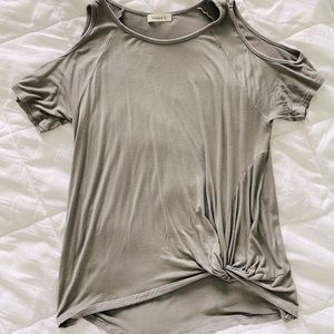 Cute Cold Shoulder Knotted Top Size Medium